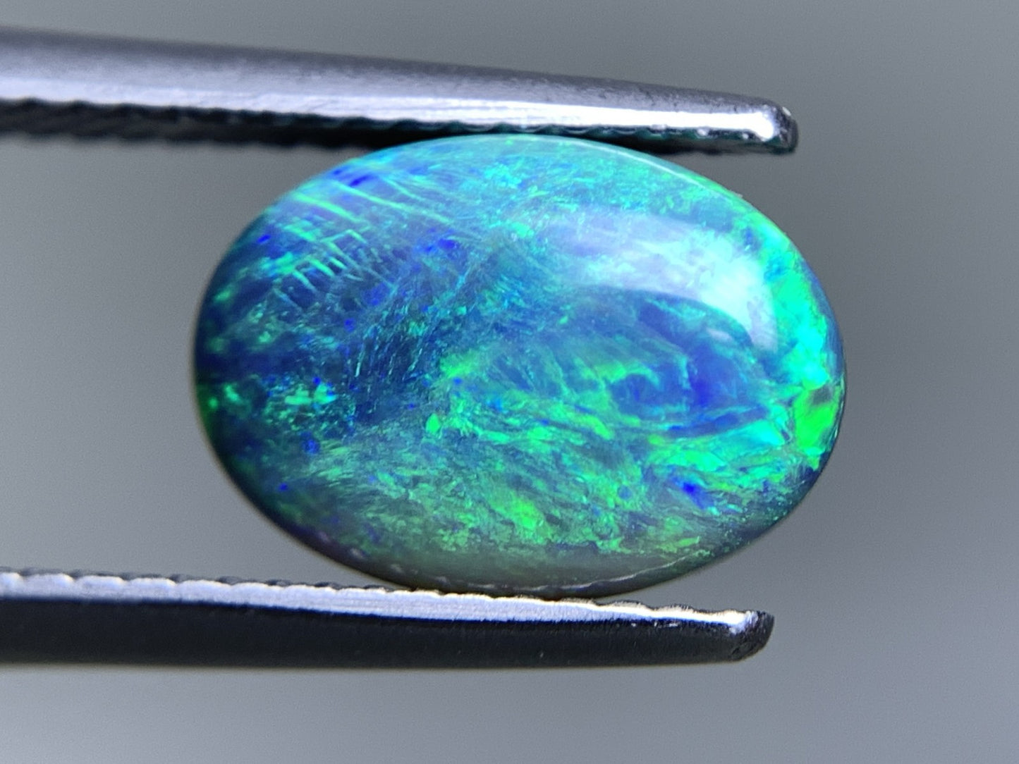 ブラックオパール 天然 2.831ct 中央宝石ソーティング付き 11.3㎜×8.1㎜×4.7㎜ ルース（ 裸石 ） 7002Y