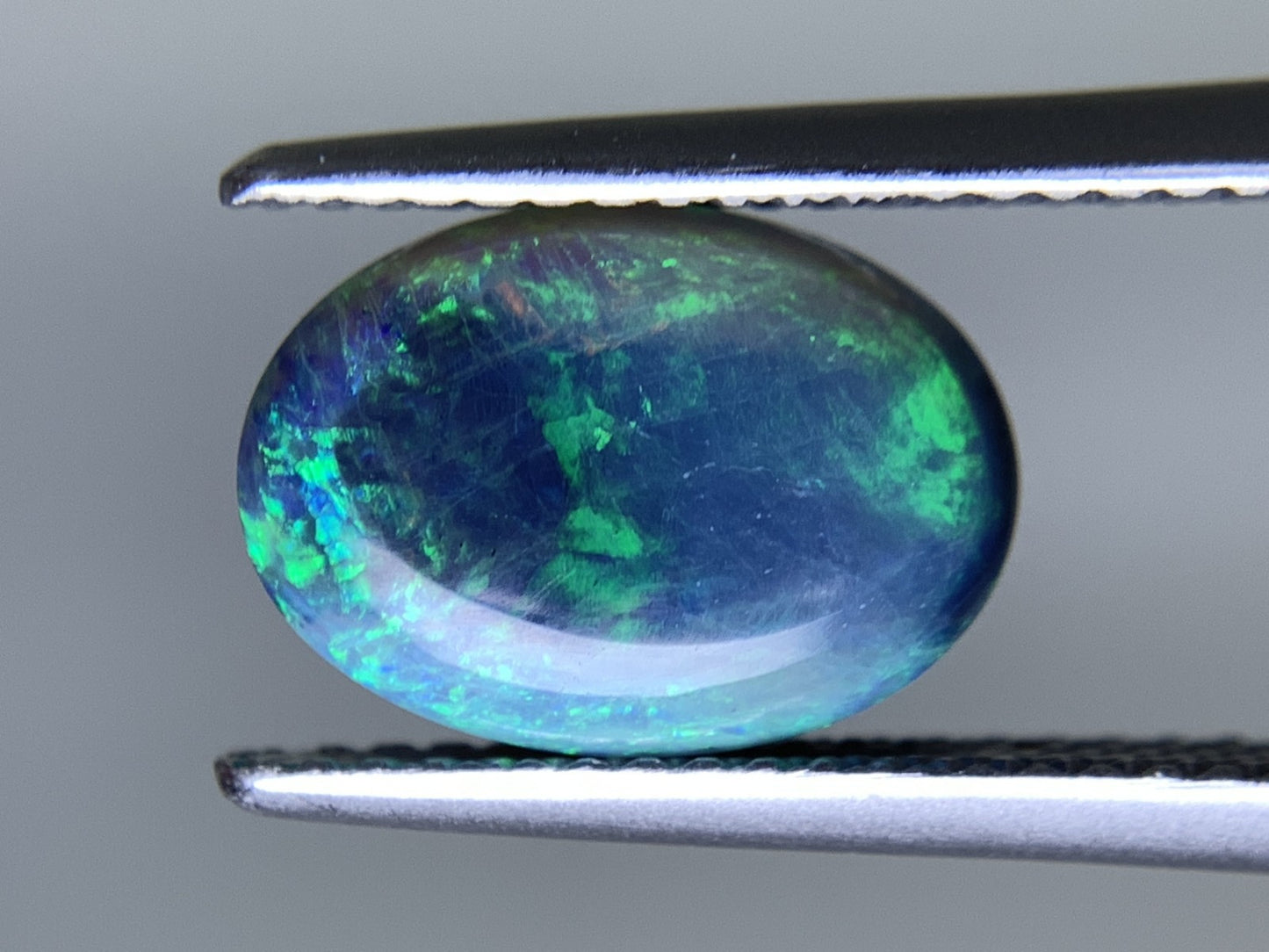ブラックオパール 天然 2.831ct 中央宝石ソーティング付き 11.3㎜×8.1㎜×4.7㎜ ルース（ 裸石 ） 7002Y