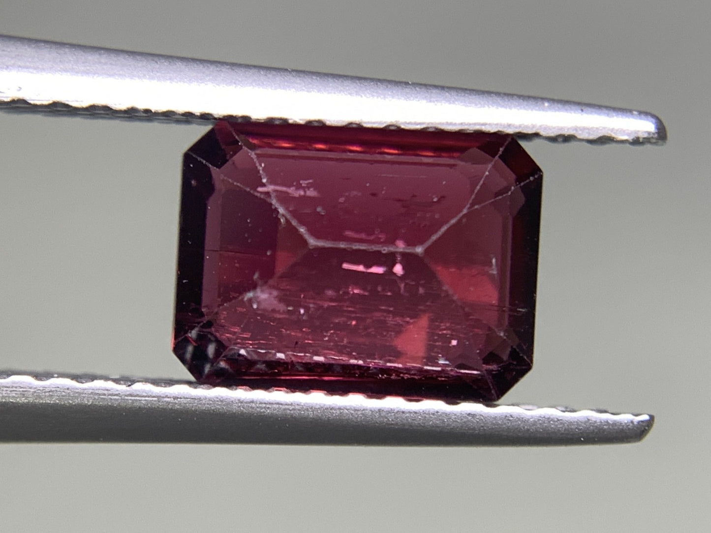 ルベライト（トルマリン） 1.576ct 宝石ソーティング付き  8.0㎜×6.0㎜×3.9㎜  ルース（ 裸石 ） 2647Y