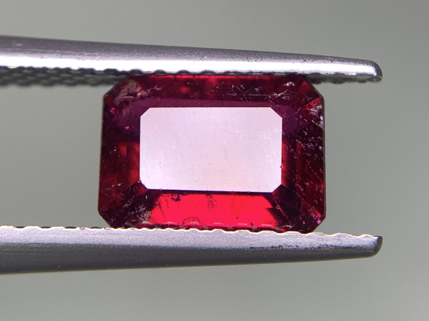 ルベライト（トルマリン） 1.459ct 宝石ソーティング付き  8.0㎜×6.0㎜×3.5㎜  ルース（ 裸石 ） 2642Y