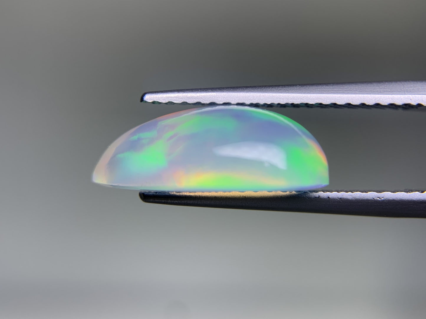 オパール 3.544ct 宝石ソーティング付き 14.4㎜×10.3㎜×5.3㎜ ルース（ 裸石 ） 3951Y