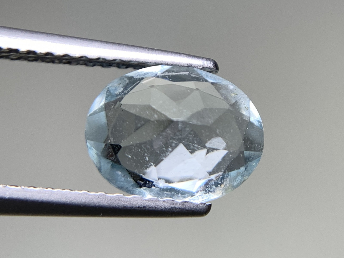 アクアマリン 天然 1.481ct 宝石ソーティング付き 9.2㎜×7.1㎜×4.1㎜ ルース（ 裸石 ） 8081Y
