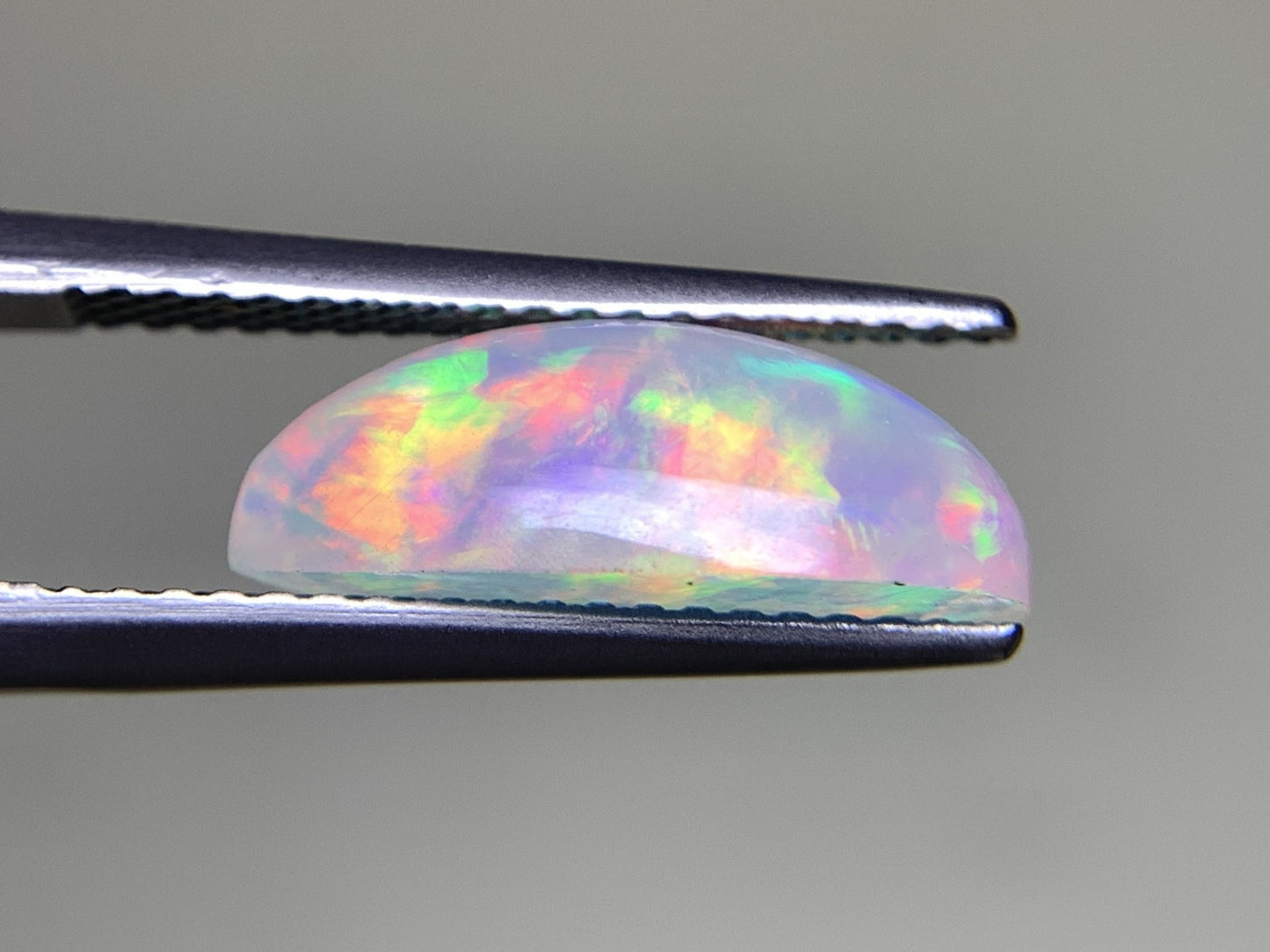 オパール 2.521ct 宝石ソーティング付き  14.1㎜×6.9㎜×5.1㎜  ルース（ 裸石 ） 3035Y