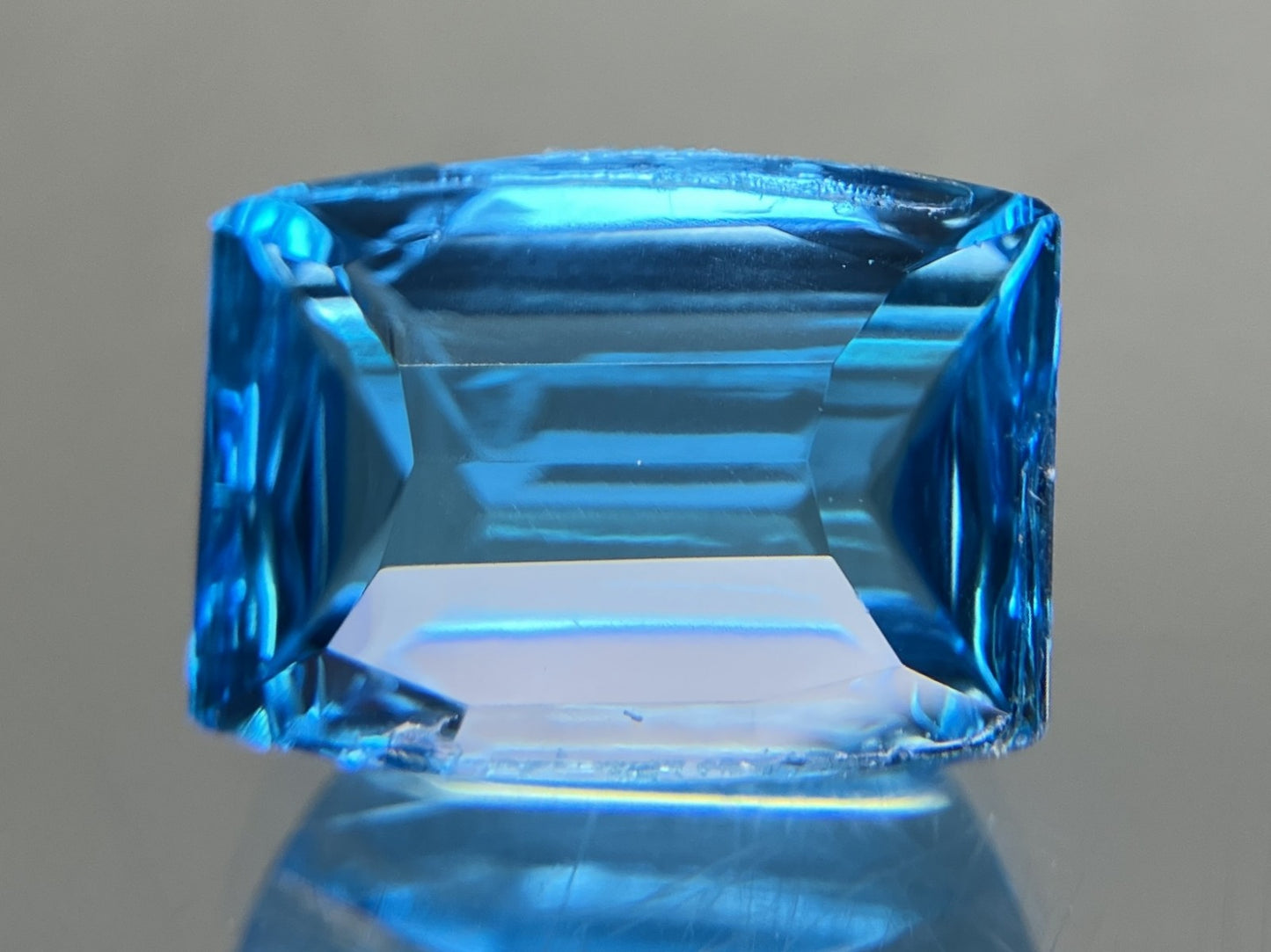 ブルートパーズ 天然 10.891ct 宝石ソーティング付き 13.6㎜×10.2㎜×7.5㎜ ルース（ 裸石 ） 8229YY