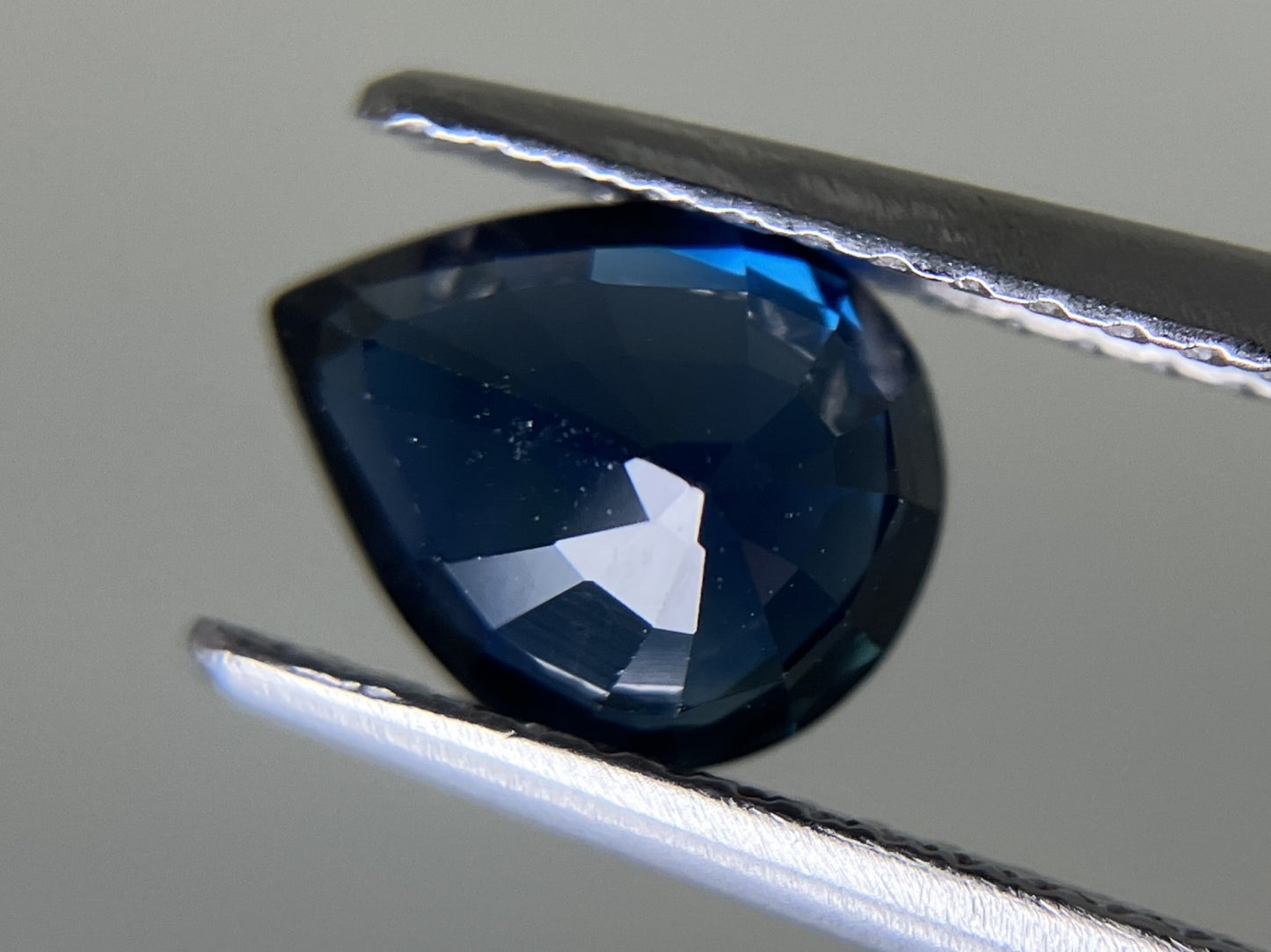 サファイア 天然  1.57ct  GIA宝石鑑別書付き  No Heat  Ethiopia  7.94㎜×6.38㎜×4.09㎜  ルース（ 裸石 ）   5197YY