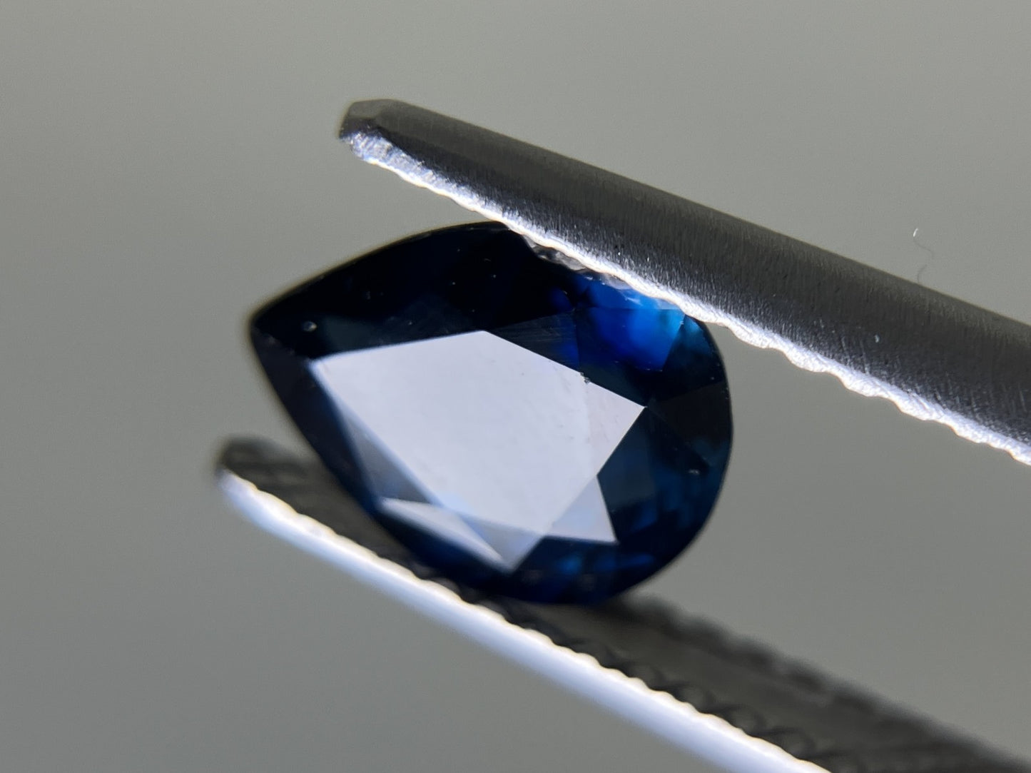 サファイア 天然  1.57ct  GIA宝石鑑別書付き  No Heat  Ethiopia  7.94㎜×6.38㎜×4.09㎜  ルース（ 裸石 ）   5197YY