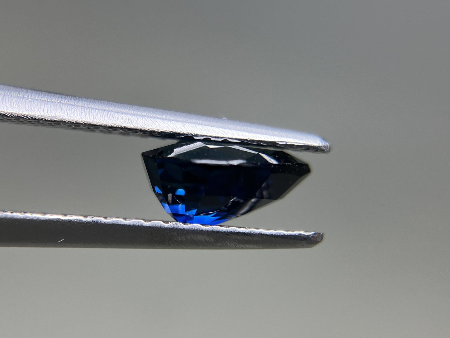 サファイア 天然  1.57ct  GIA宝石鑑別書付き  No Heat  Ethiopia  7.94㎜×6.38㎜×4.09㎜  ルース（ 裸石 ）   5197YY
