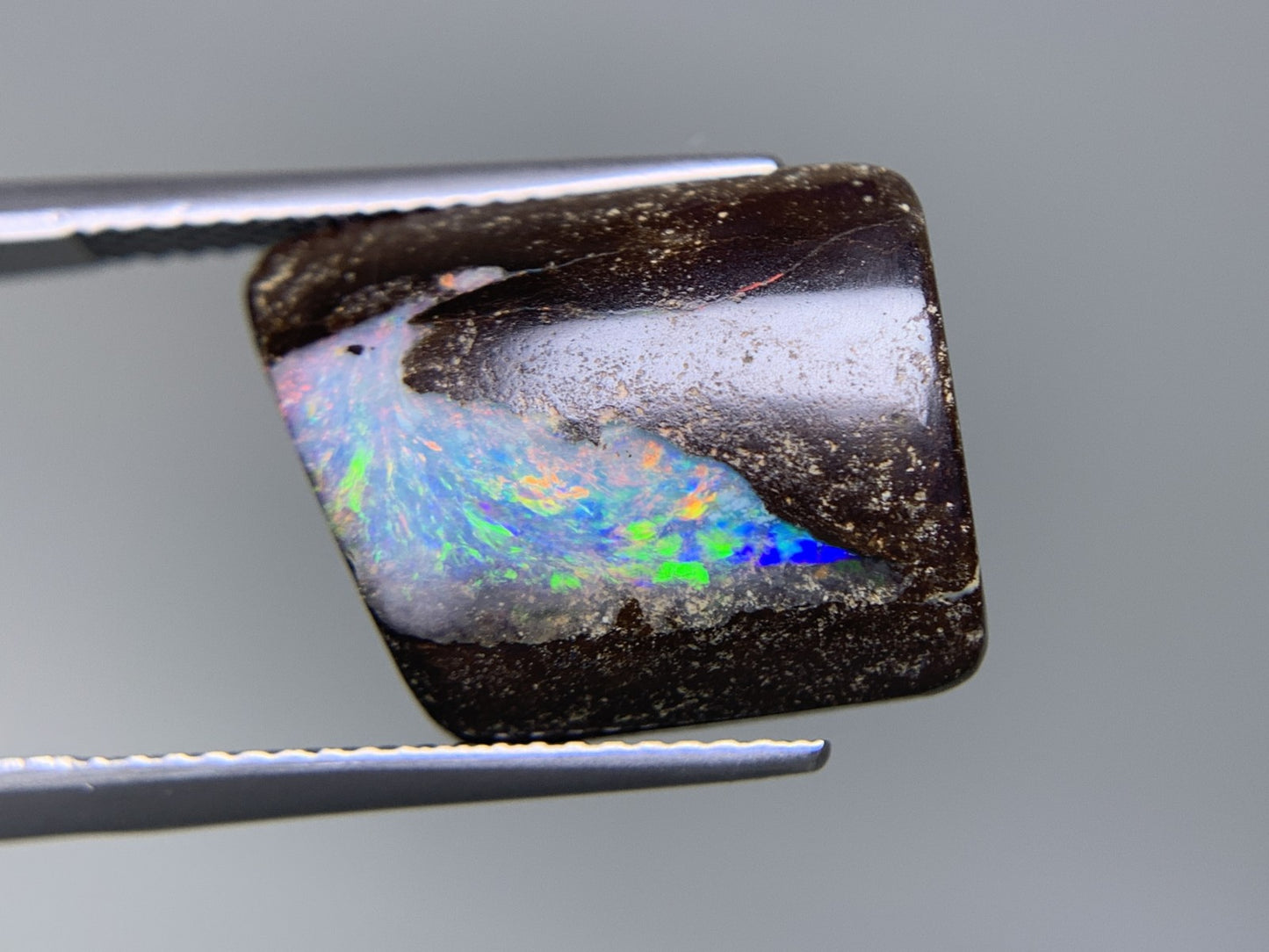 アイアンオパール 天然 9.514ct 宝石ソーティング付き 15.7㎜×12.9㎜×5.0㎜ ルース（ 裸石 ） 6188Y