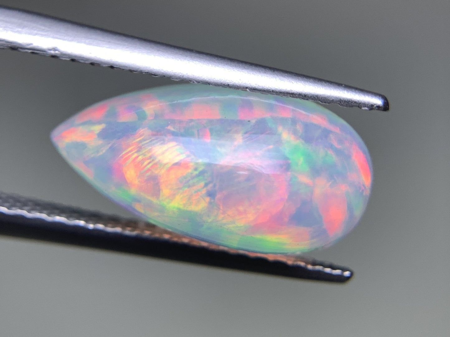 オパール 2.521ct 宝石ソーティング付き  14.1㎜×6.9㎜×5.1㎜  ルース（ 裸石 ） 3035Y