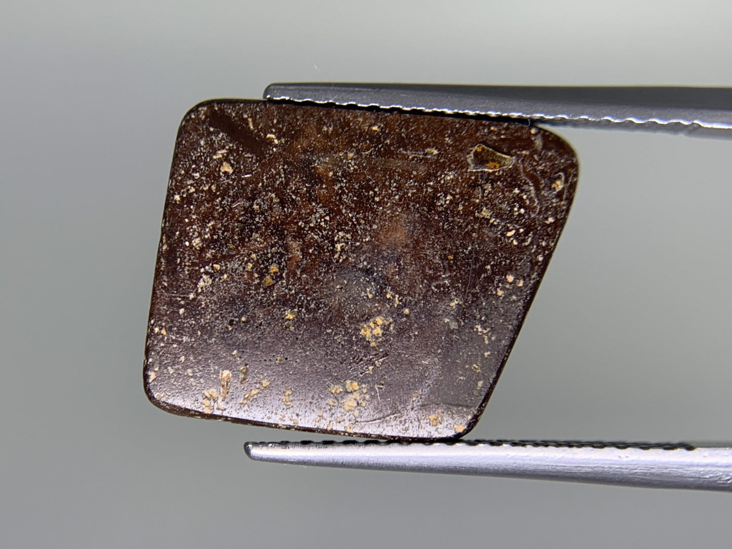 アイアンオパール 天然 9.514ct 宝石ソーティング付き 15.7㎜×12.9㎜×5.0㎜ ルース（ 裸石 ） 6188Y