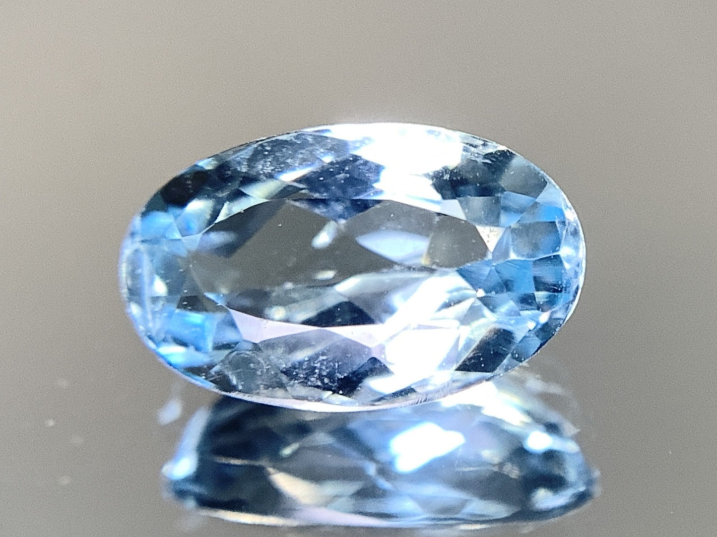 アクアマリン 天然 1.224ct 宝石ソーティング付き 9.2㎜×5.7㎜×3.8㎜ ルース（ 裸石 ） 8253Y