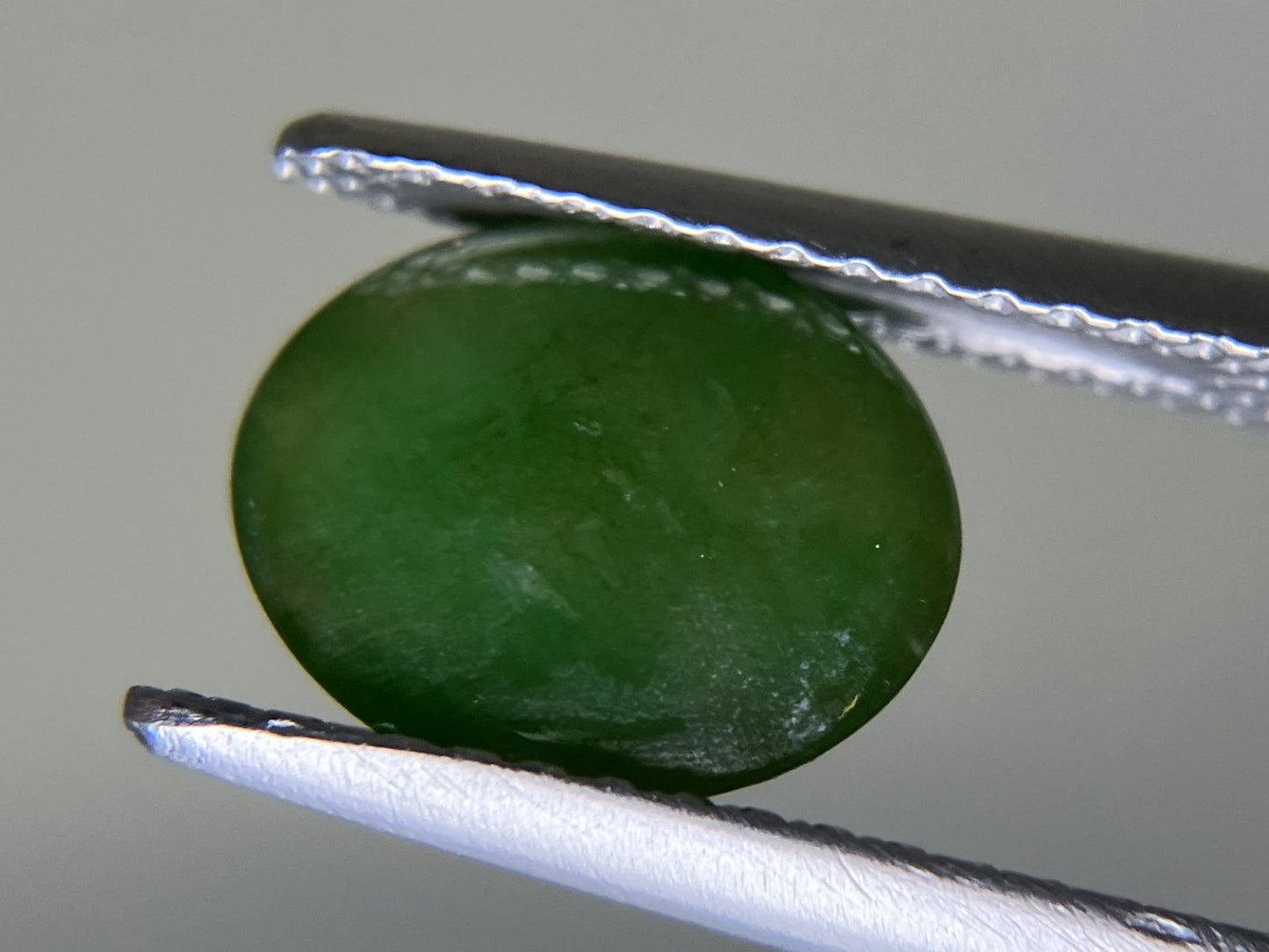ヒスイ 翡翠 天然 2.058ct 宝石ソーティング付き 8.8㎜×7.2㎜×3.9㎜ 天然 ルース（ 裸石 ） 5084YY