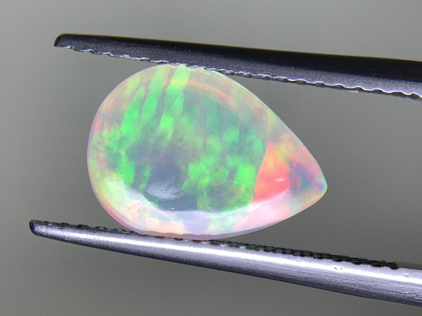 オパール 1.756ct 宝石ソーティング付き  11.2㎜×8.2㎜×4.4㎜  ルース（ 裸石 ） 3038Y
