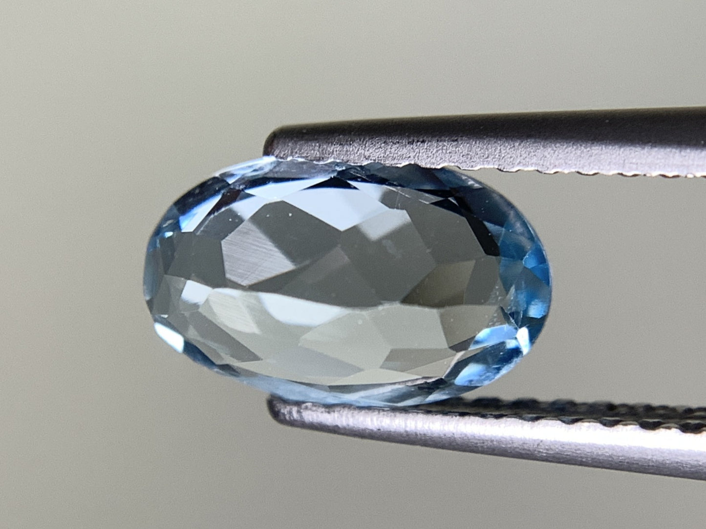 アクアマリン 天然 1.224ct 宝石ソーティング付き 9.2㎜×5.7㎜×3.8㎜ ルース（ 裸石 ） 8253Y