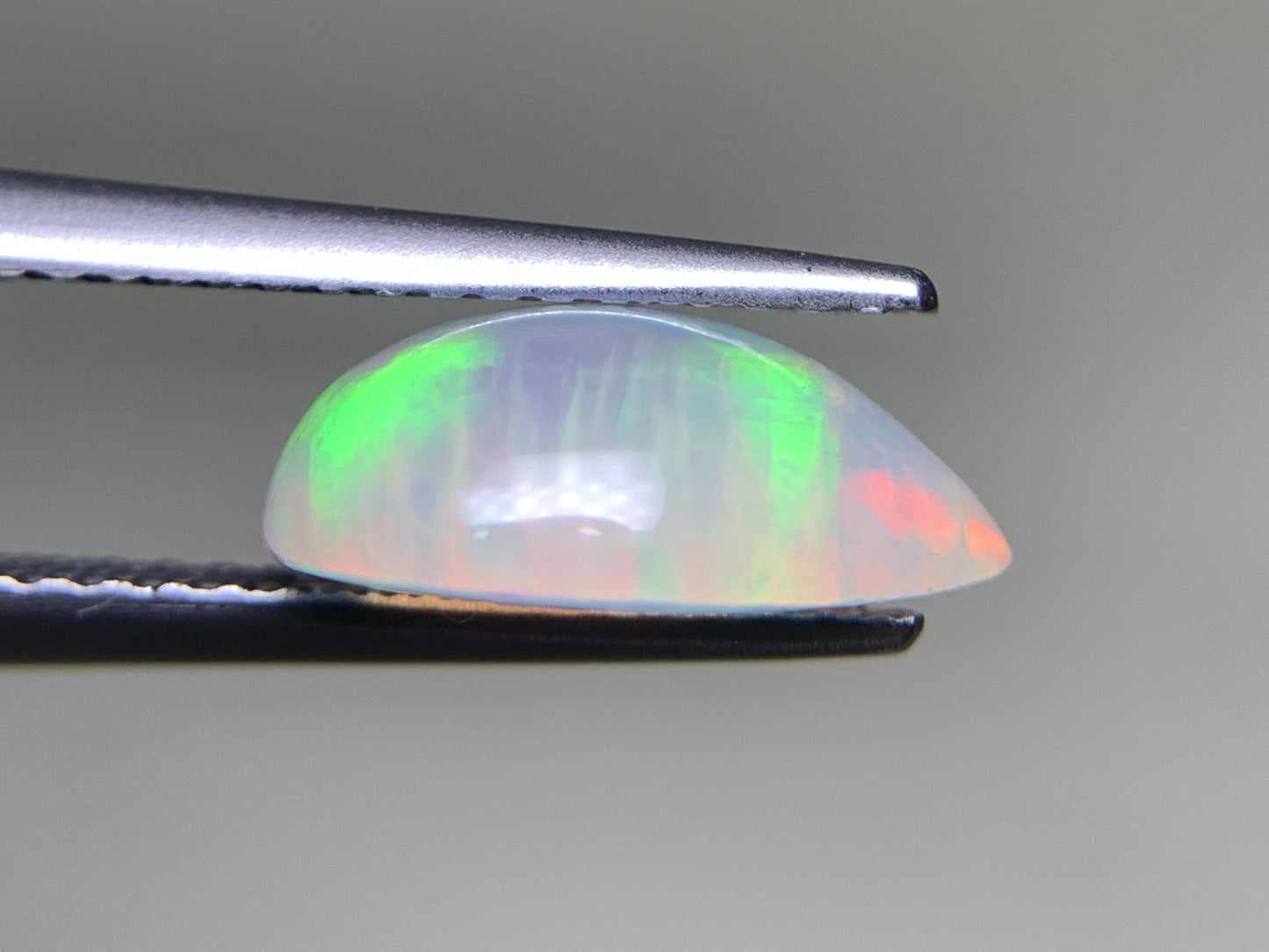 オパール 1.756ct 宝石ソーティング付き  11.2㎜×8.2㎜×4.4㎜  ルース（ 裸石 ） 3038Y