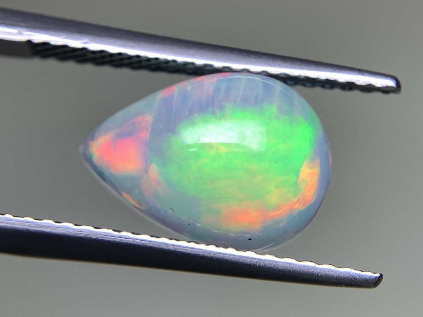 オパール 1.756ct 宝石ソーティング付き  11.2㎜×8.2㎜×4.4㎜  ルース（ 裸石 ） 3038Y