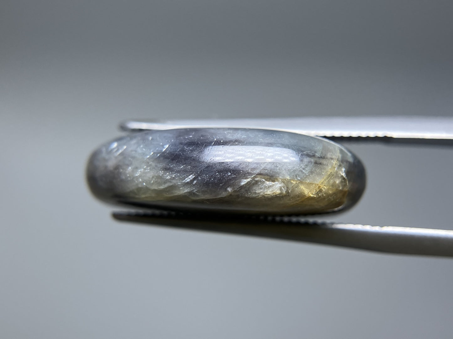 トラピッチェサファイア 28.292ct 中央宝石鑑別書付き 21.4㎜×16.2㎜×6.3㎜ ルース（ 裸石 ） 3661S