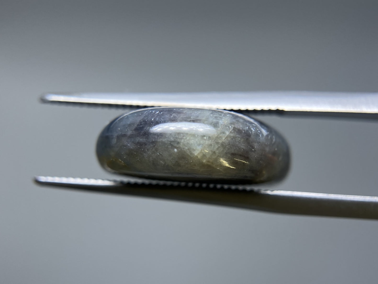 トラピッチェサファイア 28.292ct 中央宝石鑑別書付き 21.4㎜×16.2㎜×6.3㎜ ルース（ 裸石 ） 3661S