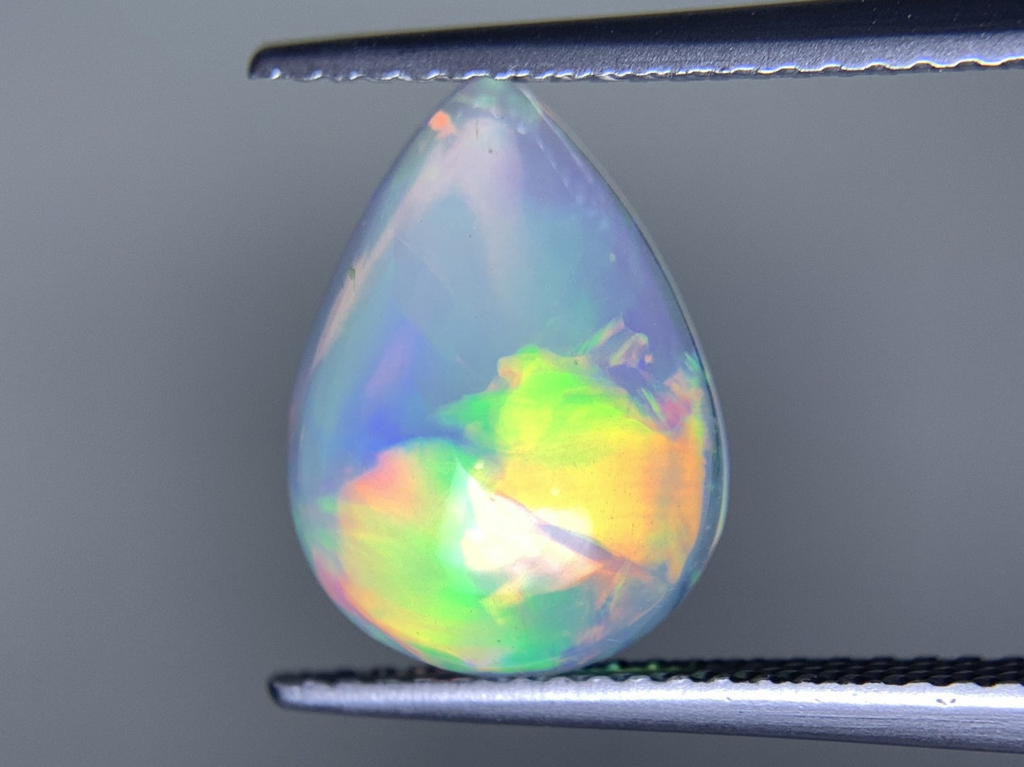 オパール 1.562ct  宝石ソーティング付き  12.8㎜×9.5㎜×3.7㎜  天然 ルース（ 裸石 ） 4590Y
