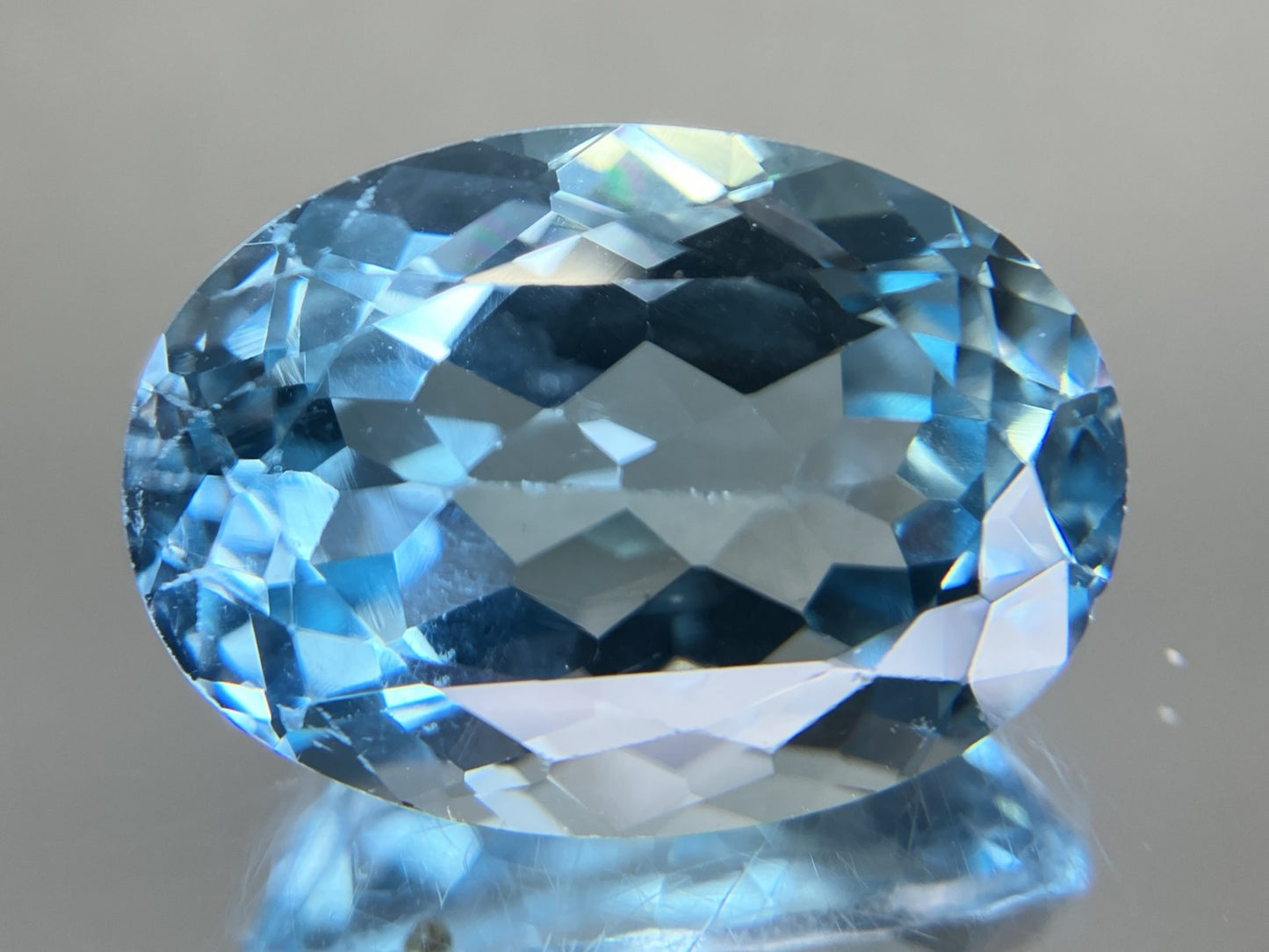 ブルートパーズ 天然 25.923ct 宝石ソーティング付き 21.0㎜×15.1㎜×10.3㎜ ルース（ 裸石 ） 8231YY