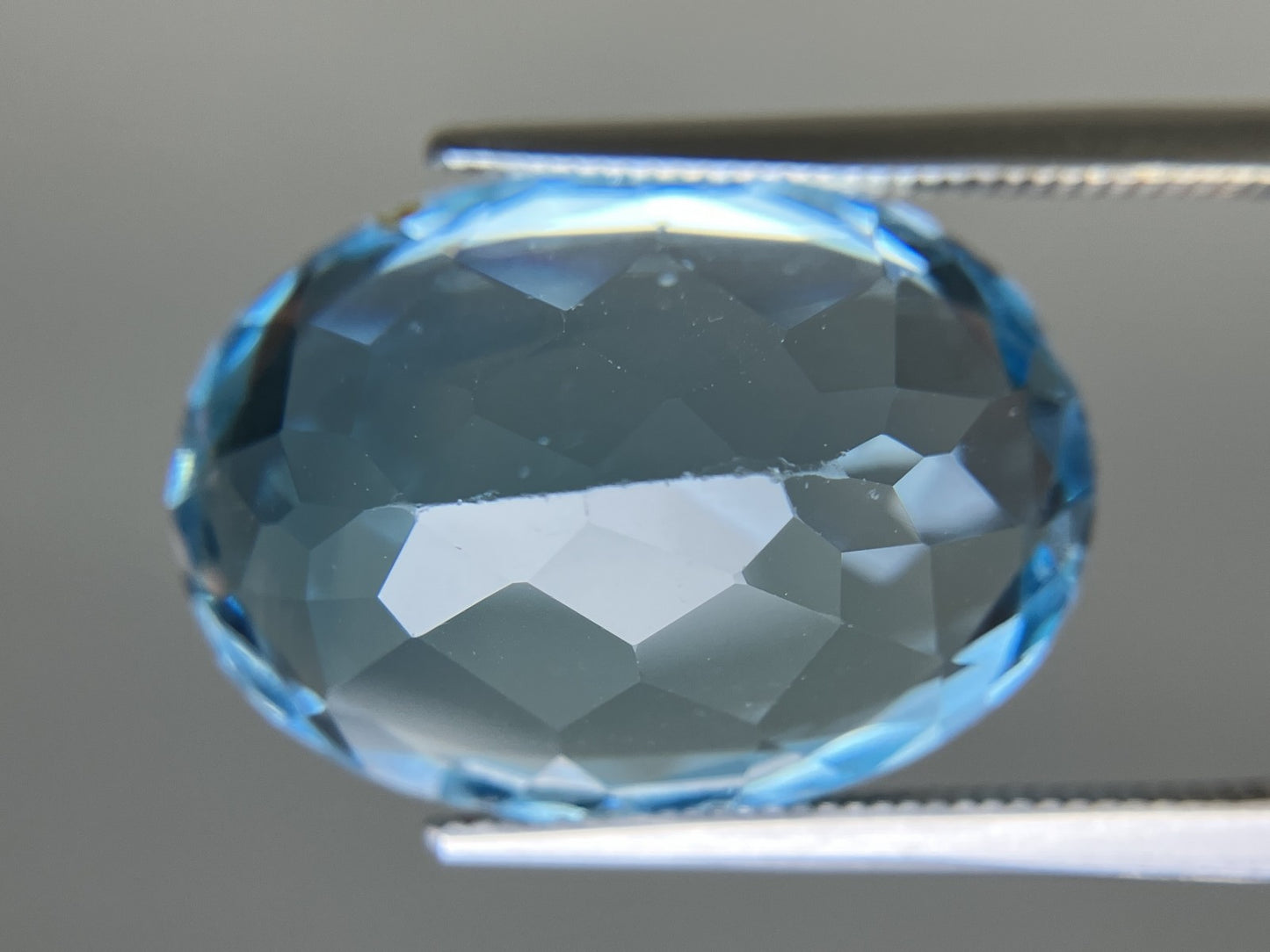 ブルートパーズ 天然 25.923ct 宝石ソーティング付き 21.0㎜×15.1㎜×10.3㎜ ルース（ 裸石 ） 8231YY