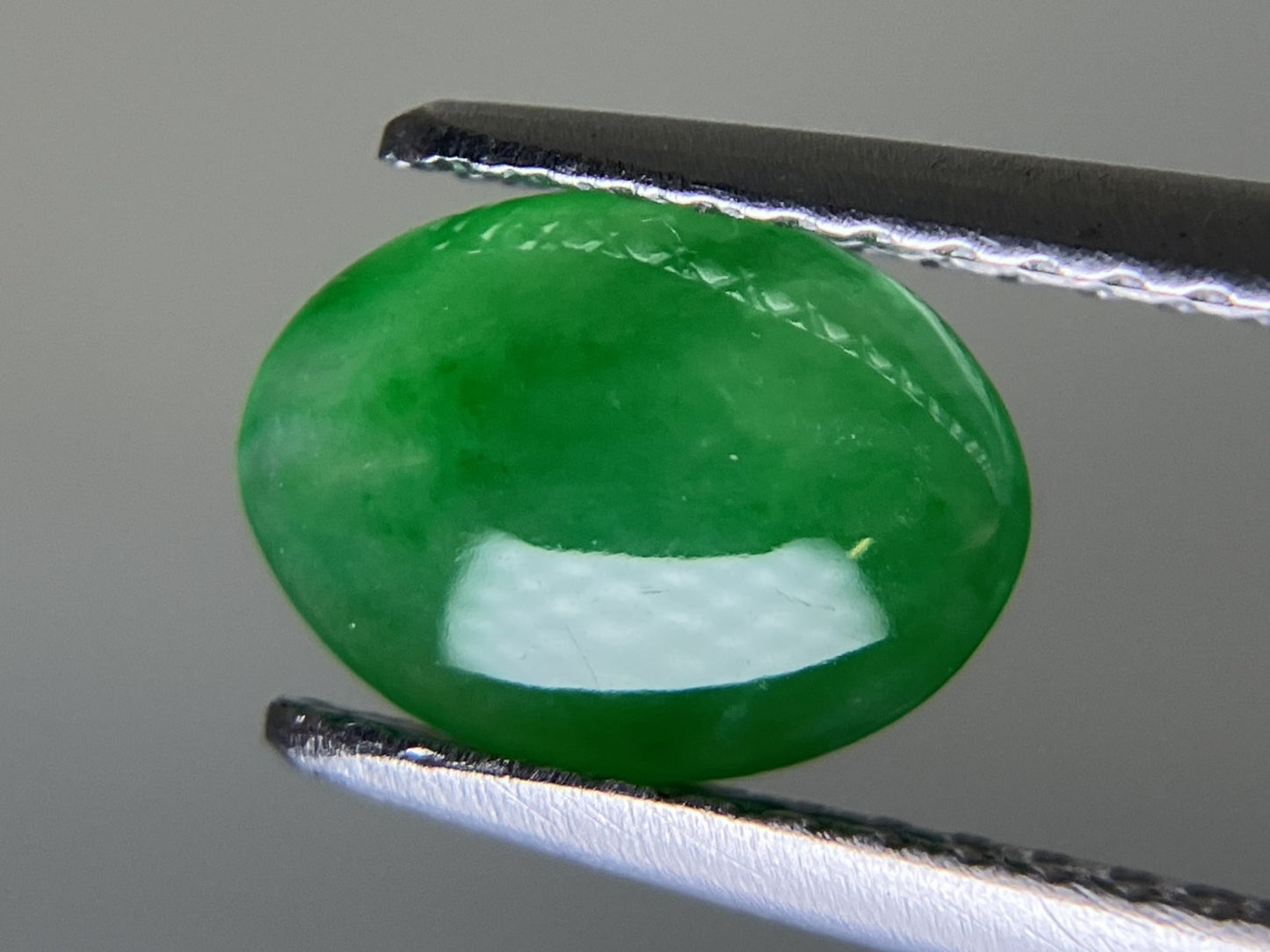 ヒスイ 翡翠  天然  1.188ct  宝石ソーティング付き  8.6㎜×6.4㎜×2.7㎜   天然 ルース（ 裸石 ） 5068YY