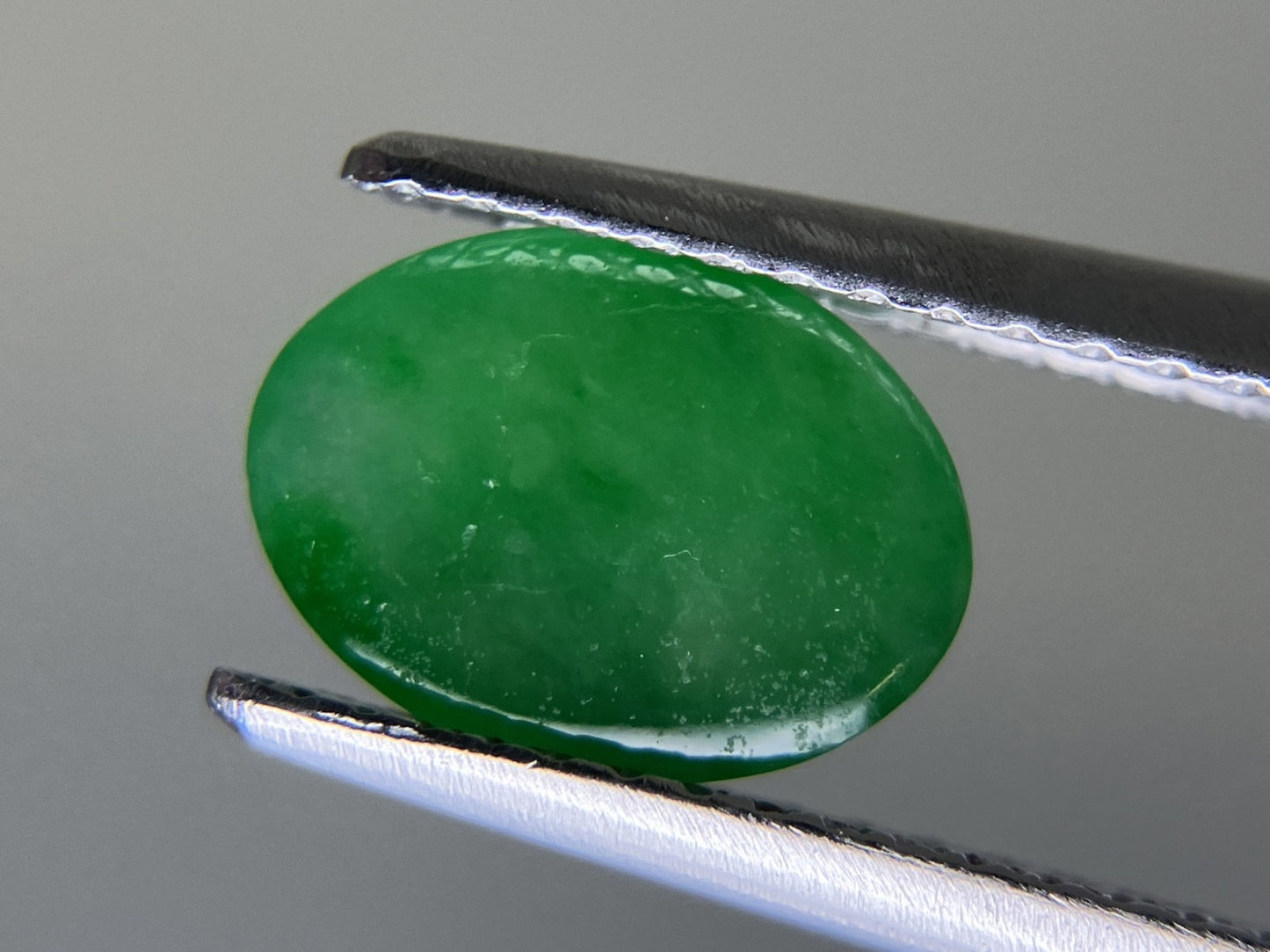 ヒスイ 翡翠  天然  1.188ct  宝石ソーティング付き  8.6㎜×6.4㎜×2.7㎜   天然 ルース（ 裸石 ） 5068YY