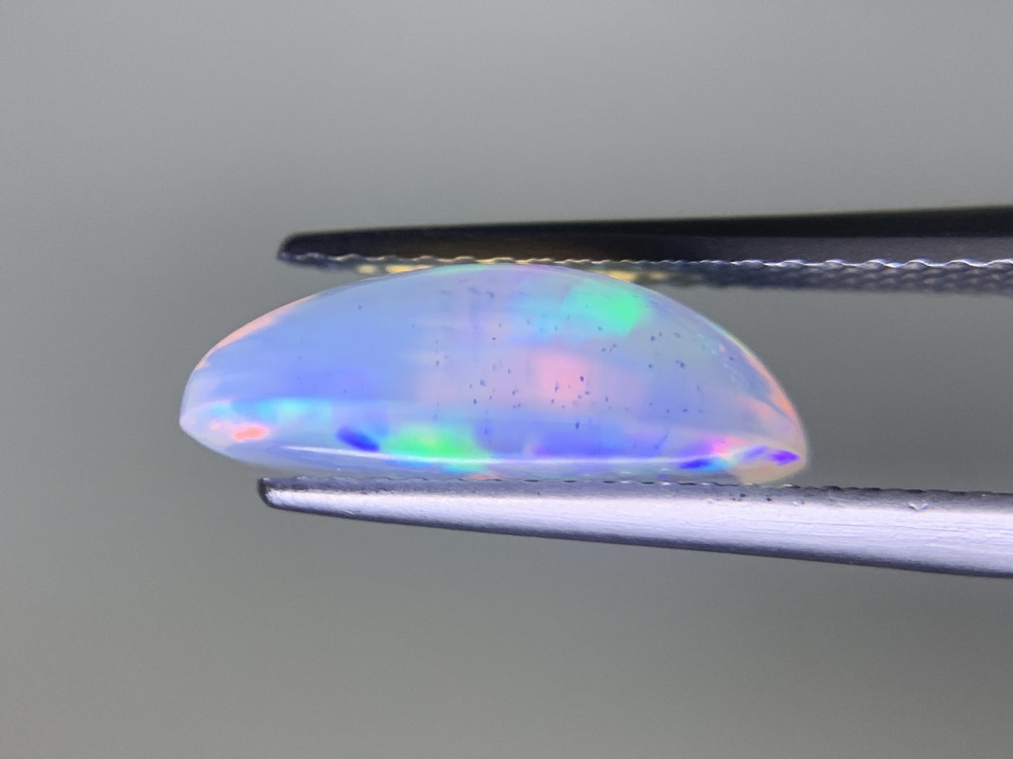オパール 3.432ct 宝石ソーティング付き 13.6㎜×11.2㎜×4.7㎜ ルース（ 裸石 ） 3939Y