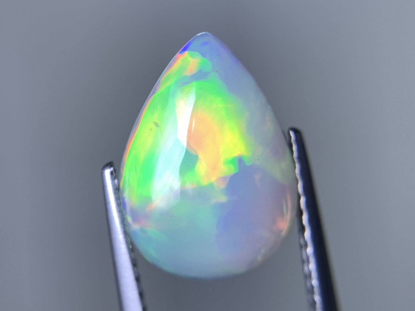 オパール 1.562ct  宝石ソーティング付き  12.8㎜×9.5㎜×3.7㎜  天然 ルース（ 裸石 ） 4590Y