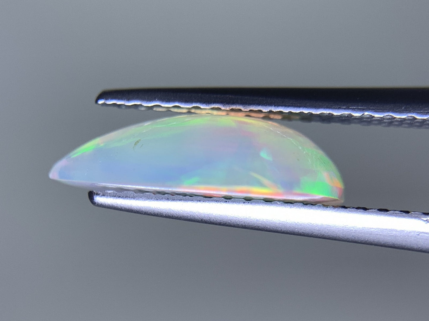 オパール 1.562ct  宝石ソーティング付き  12.8㎜×9.5㎜×3.7㎜  天然 ルース（ 裸石 ） 4590Y