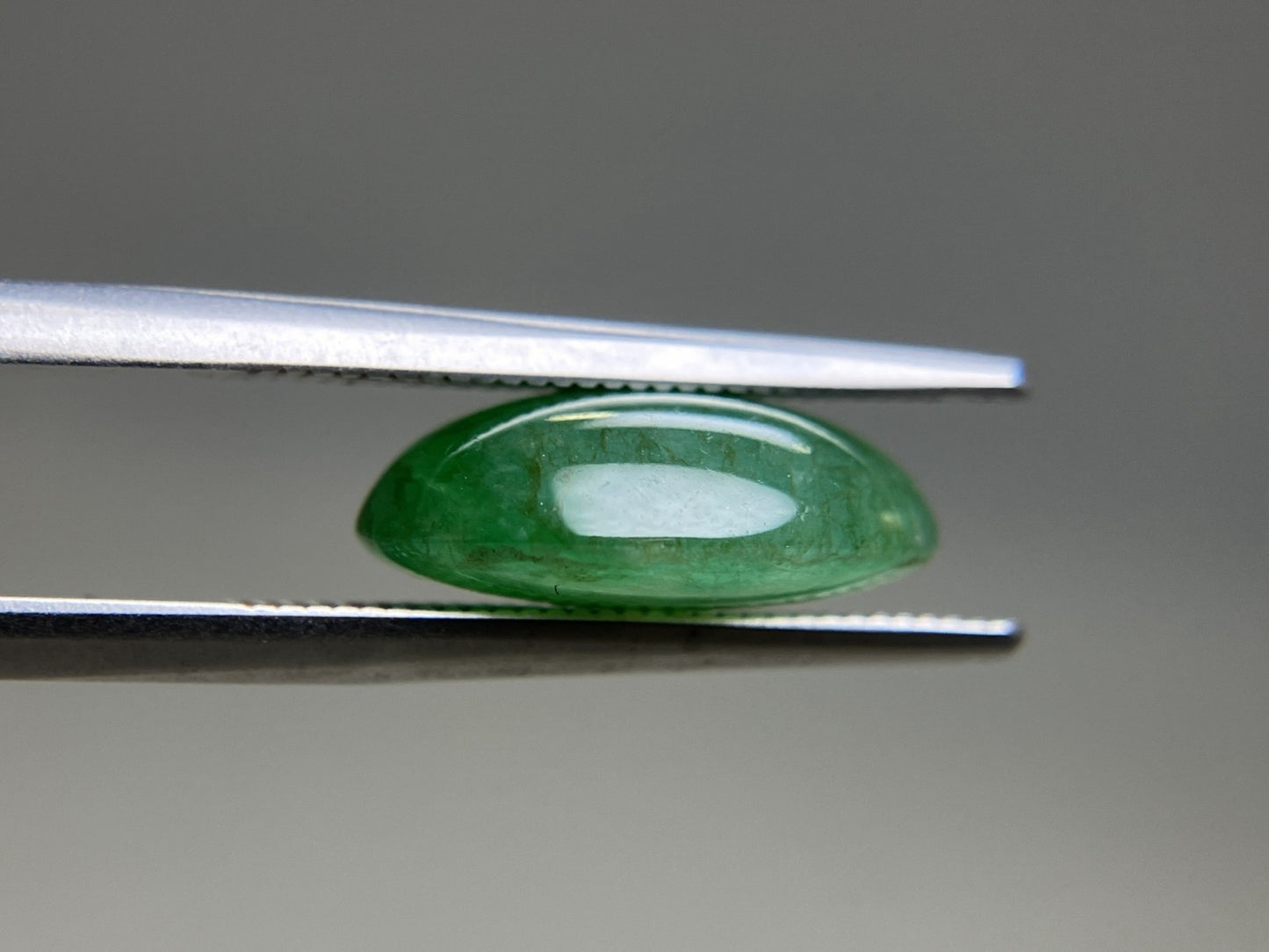 ヒスイ 翡翠 天然 6.535ct 宝石ソーティング付き 13.8㎜×10.5㎜×4.9㎜ 天然 ルース（ 裸石 ） 5123YY