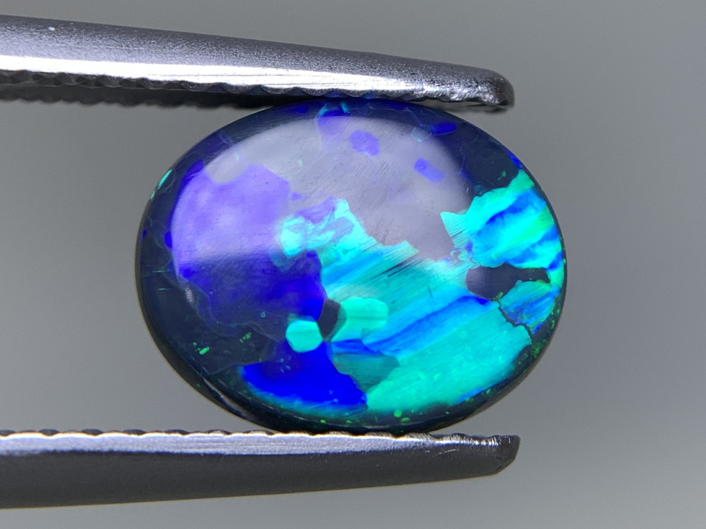 ブラックオパール 天然 1.609ct 中央宝石ソーティング付き 9.3㎜×7.5㎜×3.5㎜ ルース（ 裸石 ） 7015Y