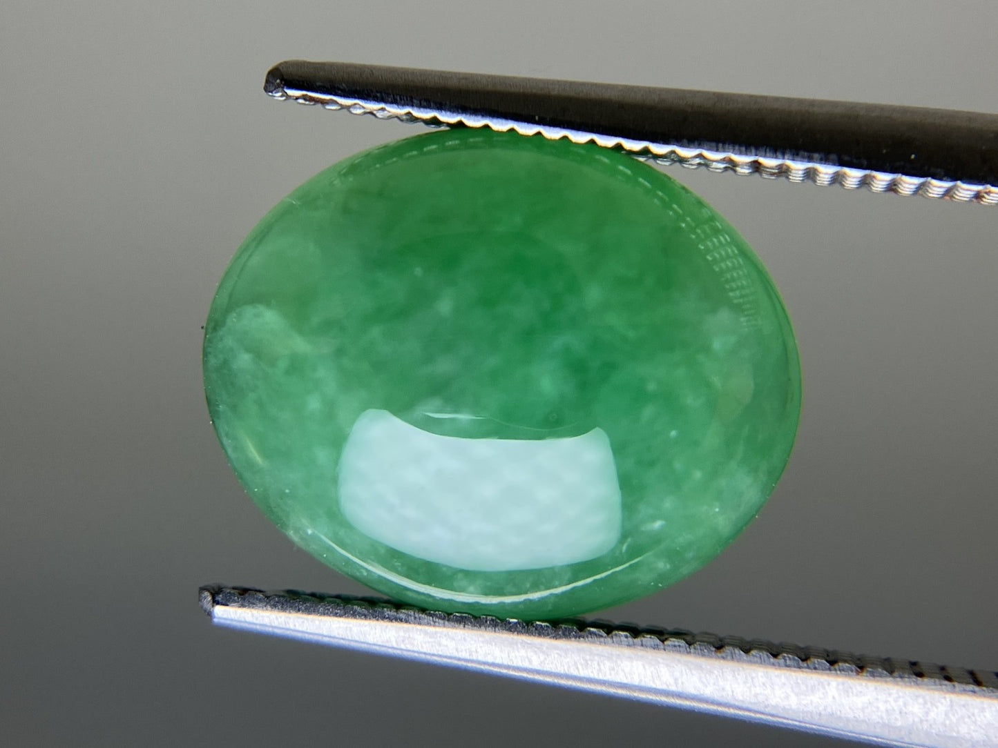 ヒスイ 翡翠  天然  7.858ct  宝石ソーティング付き  13.5㎜×11.1㎜×5.8㎜   天然 ルース（ 裸石 ） 5065YY