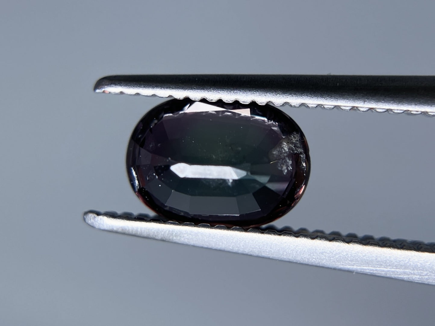 カラーチェンジサファイア 1.060ct 宝石ソーティング付き 6.6㎜×4.9㎜×3.3㎜ ルース（ 裸石 ） 3531S