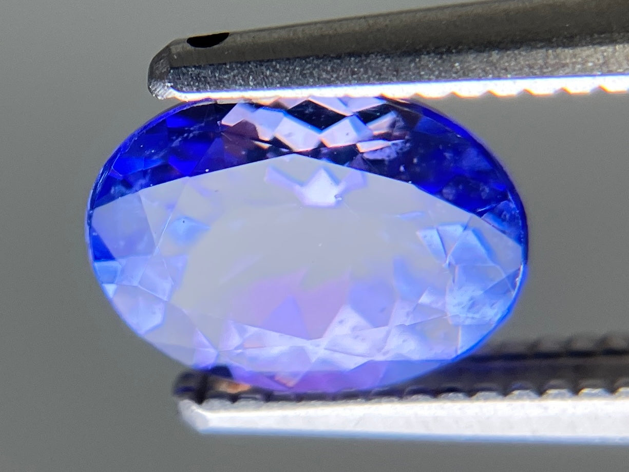 タンザナイト 天然 1.179ct 宝石ソーティング付き 7.8㎜×5.8㎜×3.8㎜ ルース（ 裸石 ） 8085YY