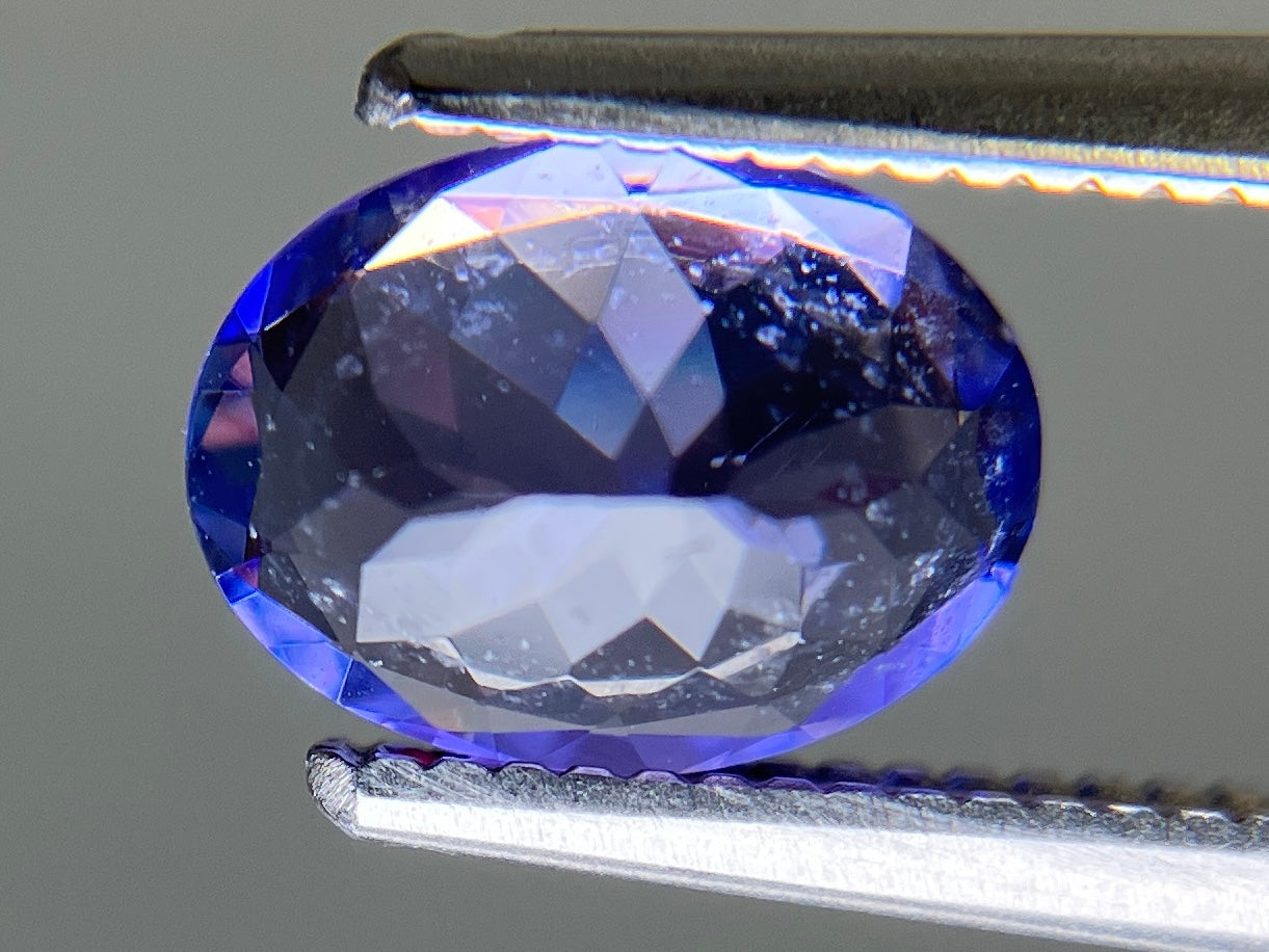 タンザナイト 天然 1.179ct 宝石ソーティング付き 7.8㎜×5.8㎜×3.8㎜ ルース（ 裸石 ） 8085YY