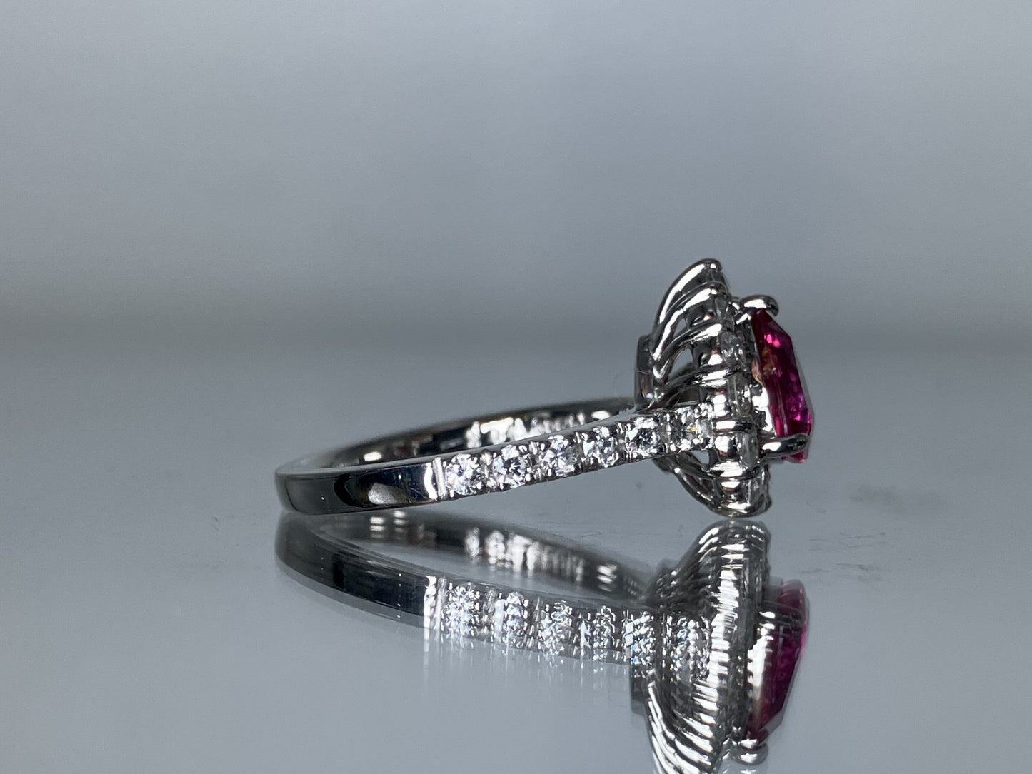 ルビー 1.03ct 非加熱 No heat GIA鑑別書 D0.70ct PT900 5.4g 指輪 （JP9号） サイズ直し無料 8396