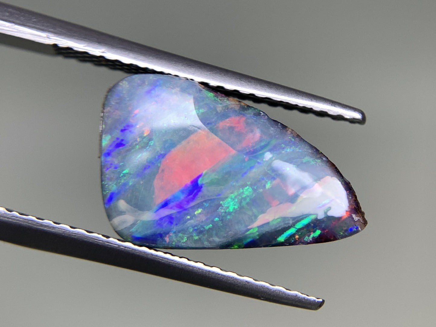 ボルダーオパール 4.174ct 宝石ソーティング付き  13.7㎜×9.1㎜×3.7㎜  ルース（ 裸石 ） 3156Y