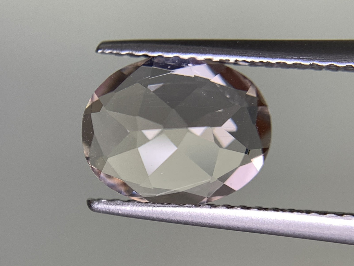 ベリル  天然  2.174ct  中央宝石ソーティング付き  9.98㎜×8.03㎜×4.85㎜   天然 ルース（ 裸石 ） 5269Y