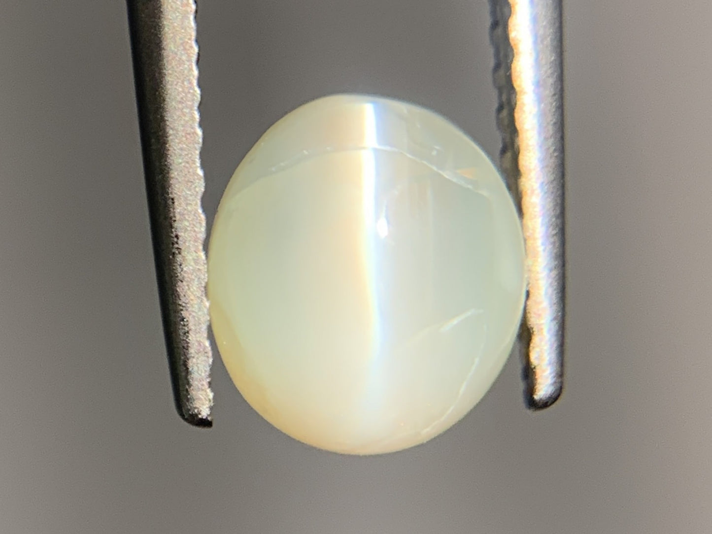 クリソベリルキャッツアイ 2.185ct 宝石ソーティング付き  6.9㎜×6.1㎜×4.6㎜  ルース（ 裸石 ） 4026Y