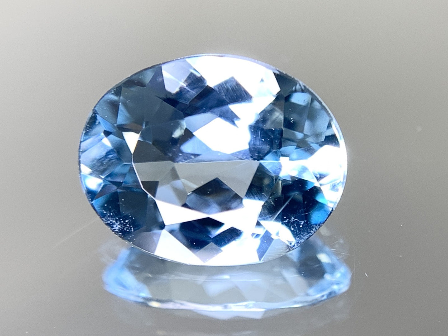 アクアマリン 天然 2.033ct 宝石ソーティング付き 10.0㎜×7.8㎜×4.7㎜ ルース（ 裸石 ） 7038Y
