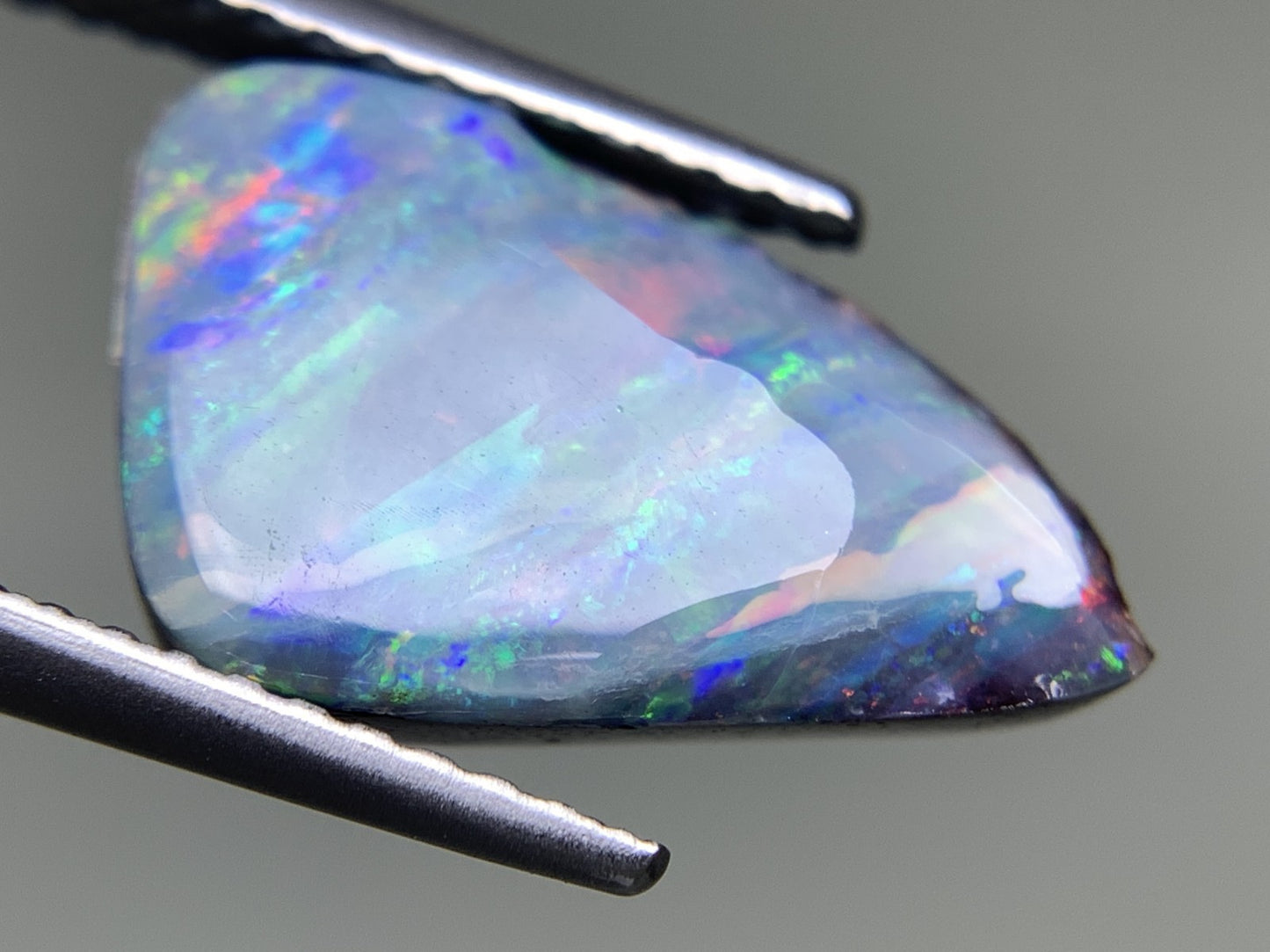 ボルダーオパール 4.174ct 宝石ソーティング付き  13.7㎜×9.1㎜×3.7㎜  ルース（ 裸石 ） 3156Y