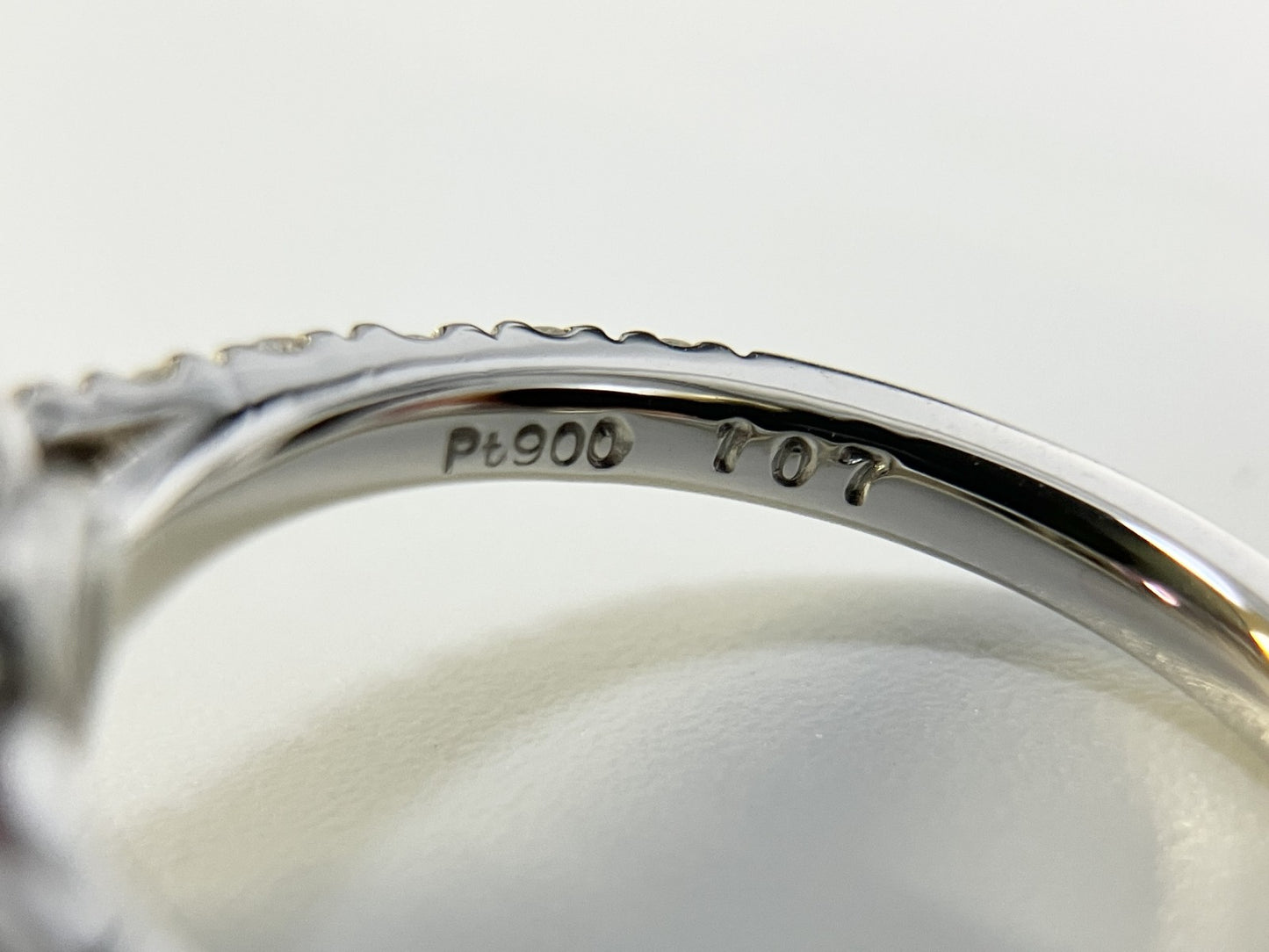 サファイア 1.07ct 非加熱 No heat GIA鑑別書 D0.70ct PT900 5.2g 指輪 （JP9号） サイズ直し無料 8450S