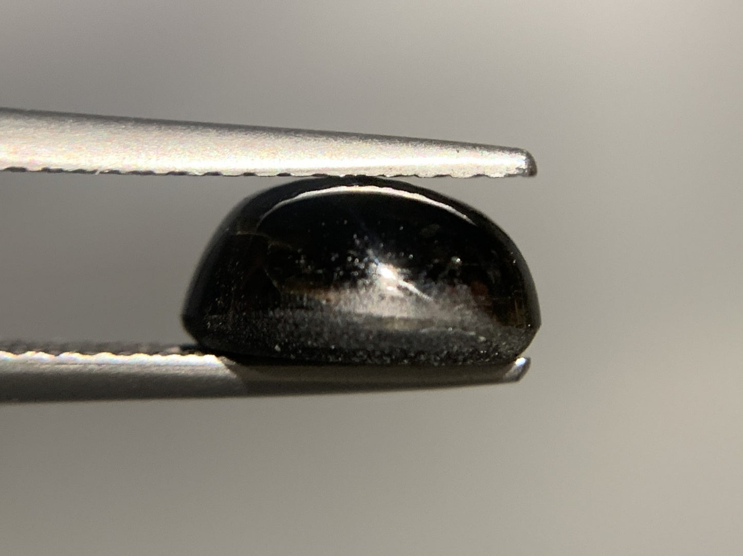 ブラックスターサファイア 3.150ct  宝石ソーティング付き  8.7㎜×7.2㎜×4.3㎜　  ルース（ 裸石 ） 2174Y