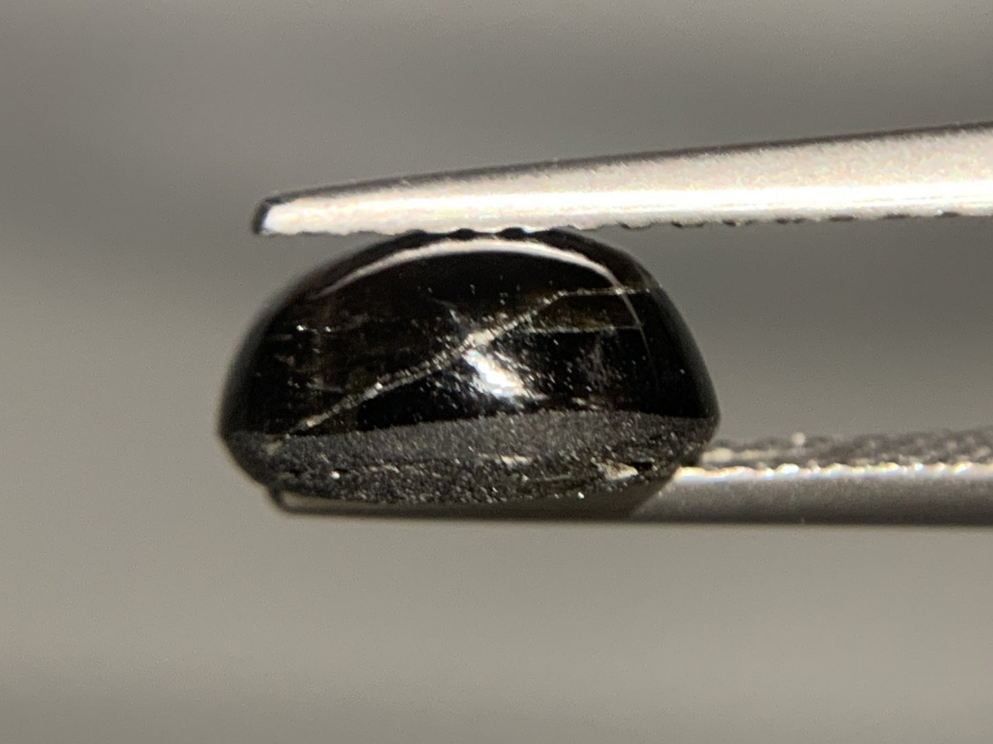 ブラックスターサファイア 3.150ct  宝石ソーティング付き  8.7㎜×7.2㎜×4.3㎜　  ルース（ 裸石 ） 2174Y