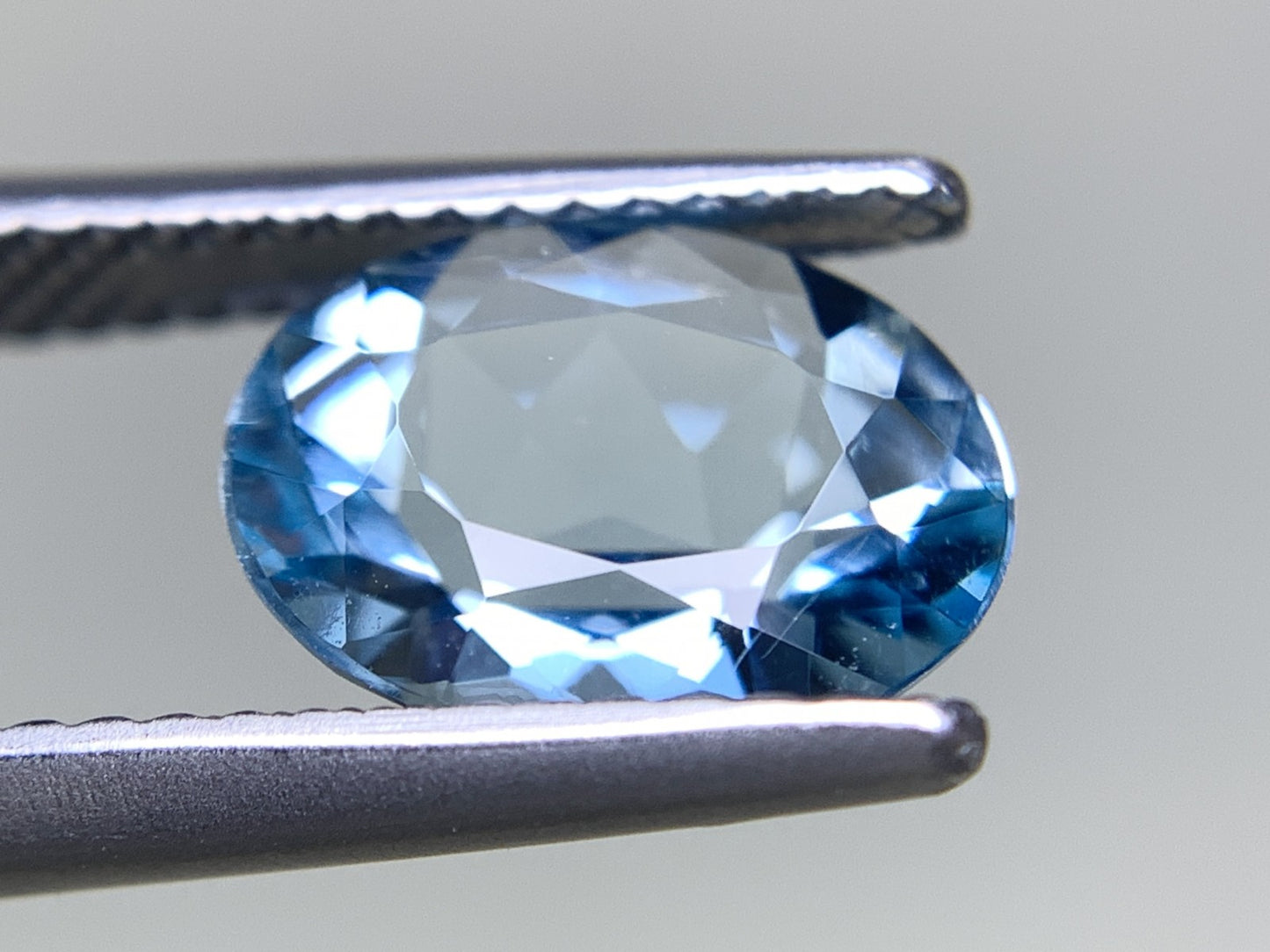 アクアマリン 天然 2.033ct 宝石ソーティング付き 10.0㎜×7.8㎜×4.7㎜ ルース（ 裸石 ） 7038Y