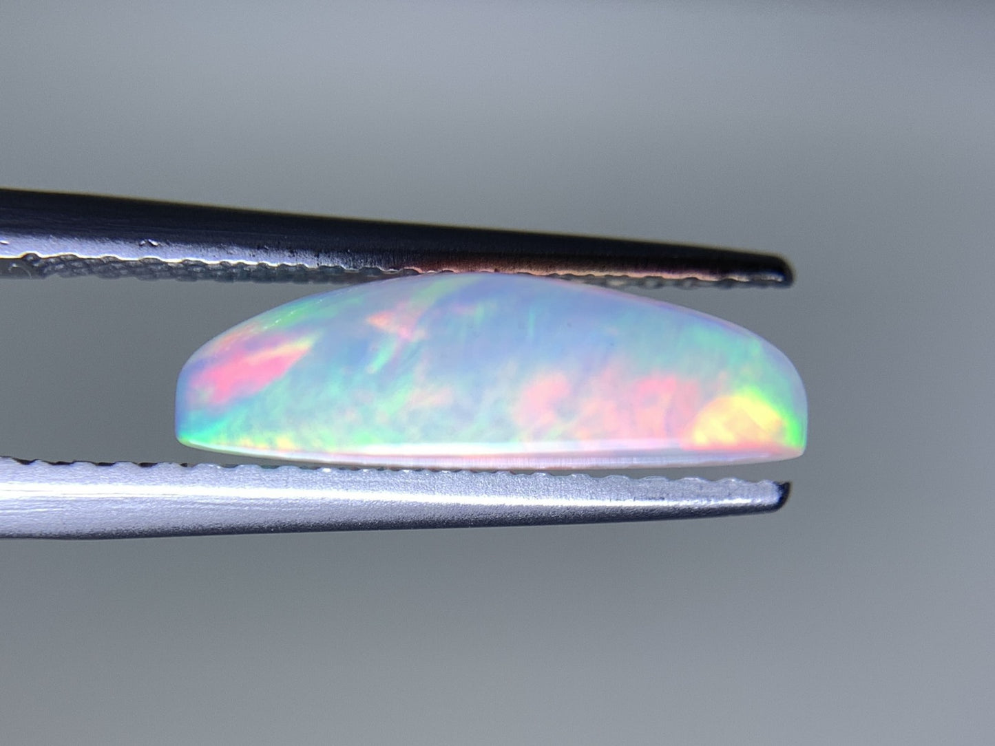 オパール 2.994ct  宝石ソーティング付き  13.7㎜×8.5㎜×4.3㎜  天然 ルース（ 裸石 ） 4580Y