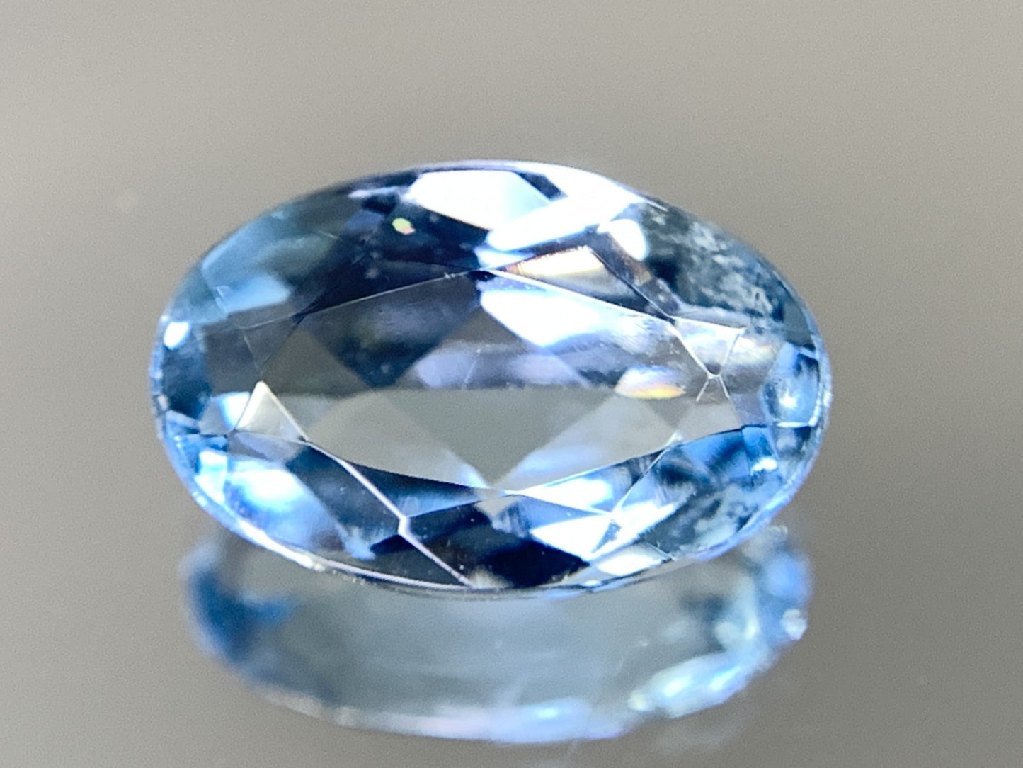 アクアマリン 天然 1.591ct 宝石ソーティング付き 10.3㎜×6.6㎜×3.6㎜ ルース（ 裸石 ） 6975Y