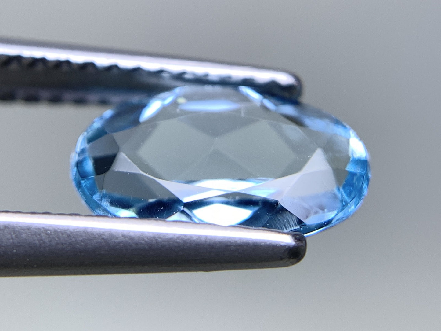 アクアマリン 天然 1.591ct 宝石ソーティング付き 10.3㎜×6.6㎜×3.6㎜ ルース（ 裸石 ） 6975Y