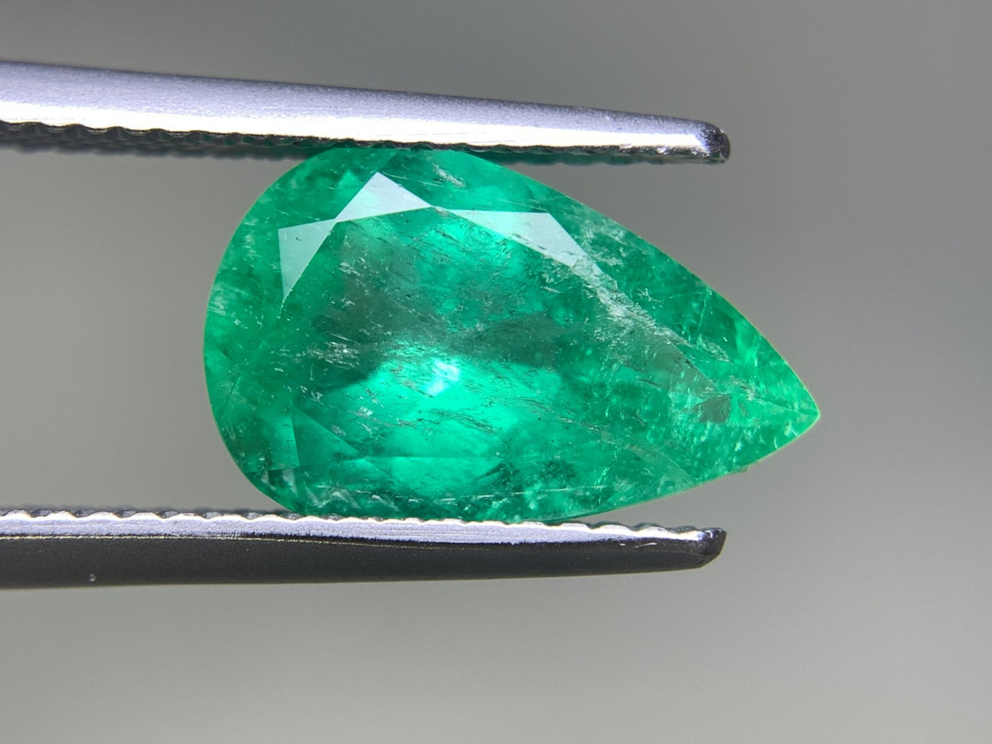 エメラルド 3.311ct 宝石ソーティング付き 13.47㎜×8.61㎜×5.79㎜ ルース（ 裸石 ） 2392Y